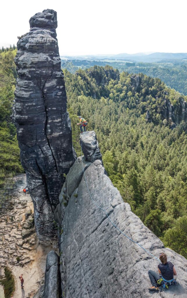 Klettern im Elbsandstein bedeutet Abenteuer, Risiko und Heldentum.