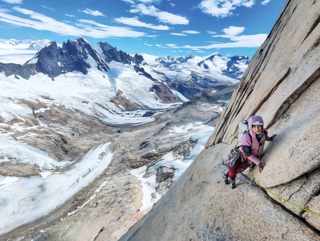 Lise Billon im Nachstieg im oberen Teil der Route Greenpeace am Cerro Piergiorgio,