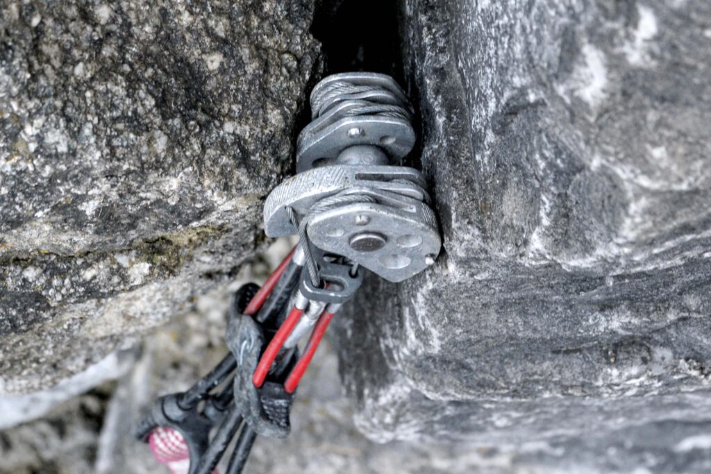 3-Segment-Placement Totem Cam.