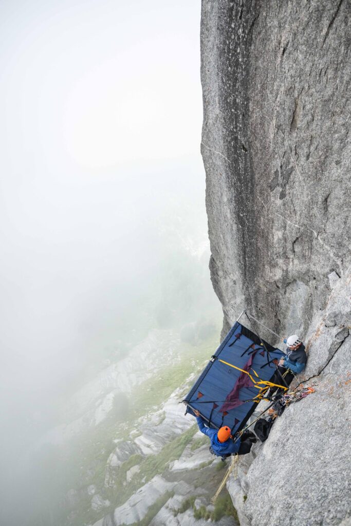 Portaledge in der Route Joy Division