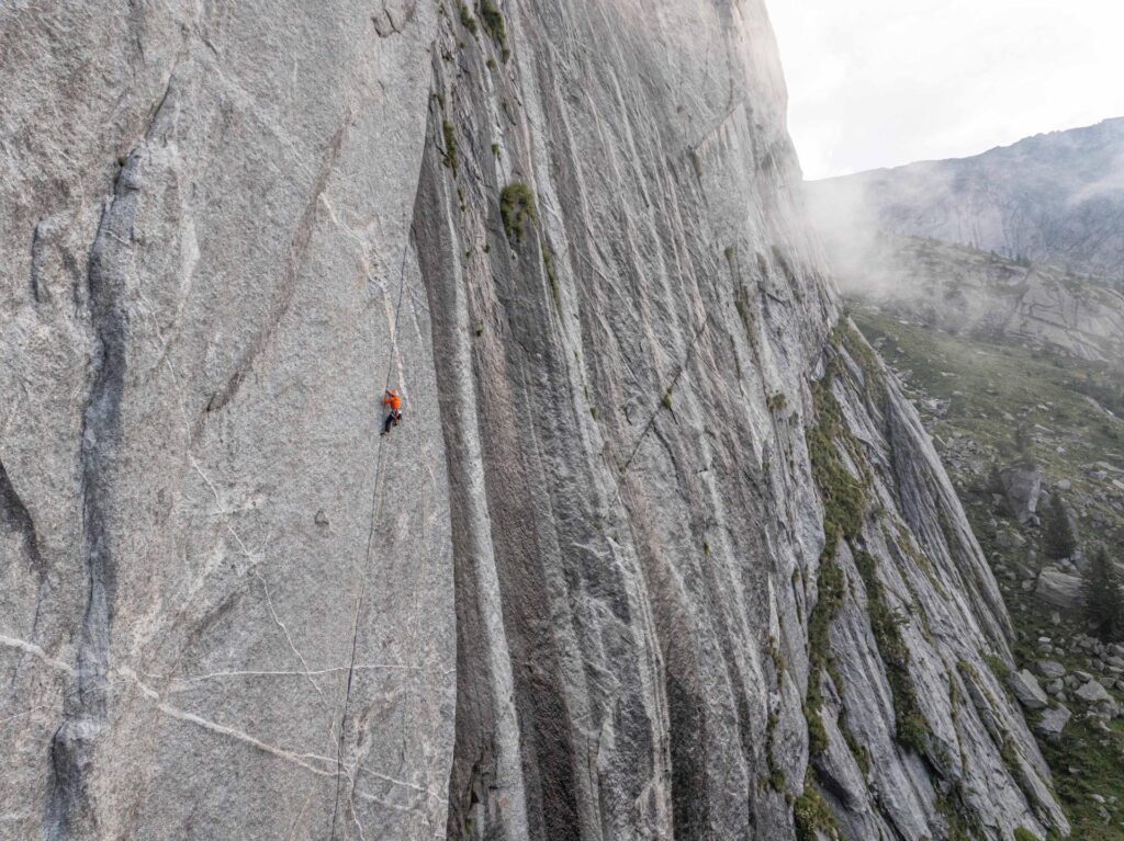 Route Joy Division am Torrione Qualido