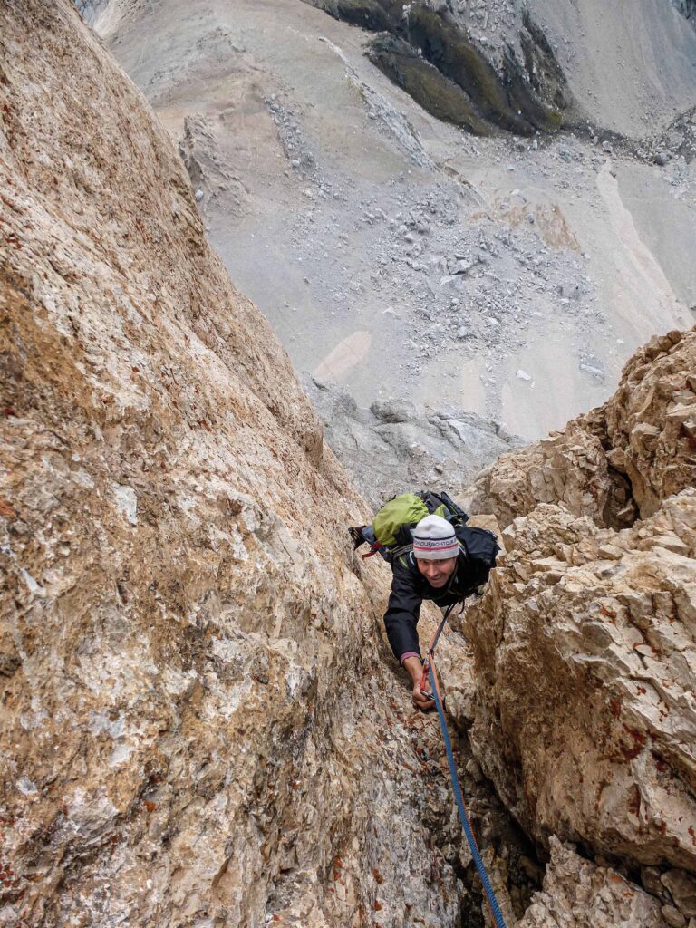 Christoph im Nachstieg in der Marmolada Südwand