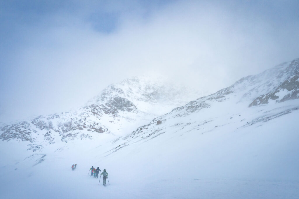 Skitour Stubaier Gletscher VDBS. Foto: Christian Pfenning