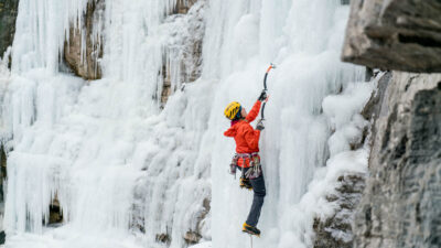 Profi-Eiskletterin Angela VanWiemeersch