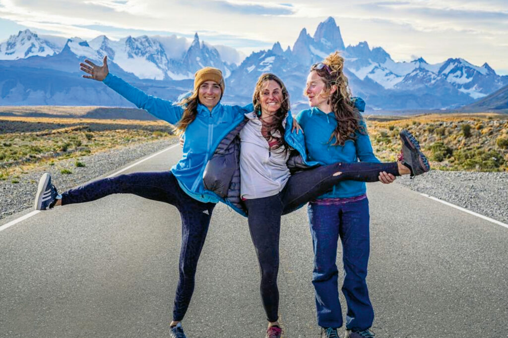 Französische Kletterinnen vor Cerro Torre und Fitz Roy