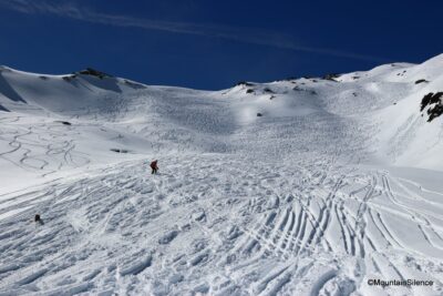 Skitourenpiste im Hauptkorridor auf einer Modetour. Foto: mountainsilence