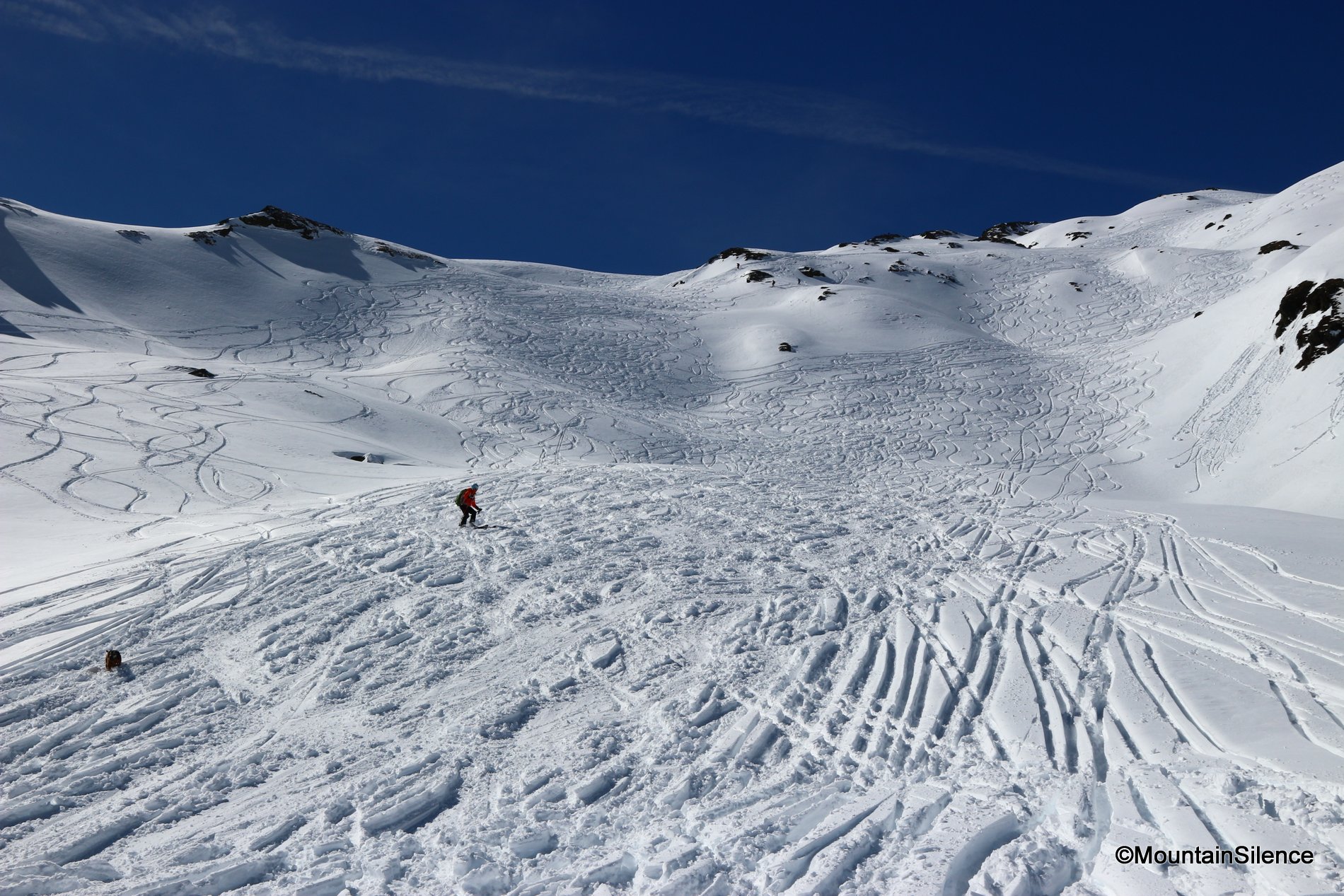 Skitourenpiste im Hauptkorridor auf einer Modetour. Foto: mountainsilence
