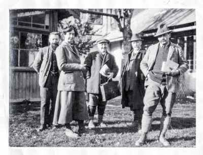 Gruppenbild mit Otto (rechts) und Olga Ampferer (Zweite von links) und dem Geologen Georg Geyer
