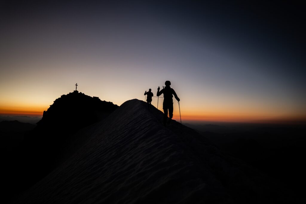 Schwierig bleibt die Routenfindung bei Dämmerung und in der Nacht. Foto: Dynafit/ Peak Pixel Café